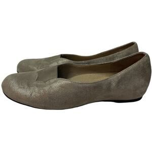 Munro Beige Metallic Gold Faux Leather Flats Shoes Women's Size 8M Made In USA